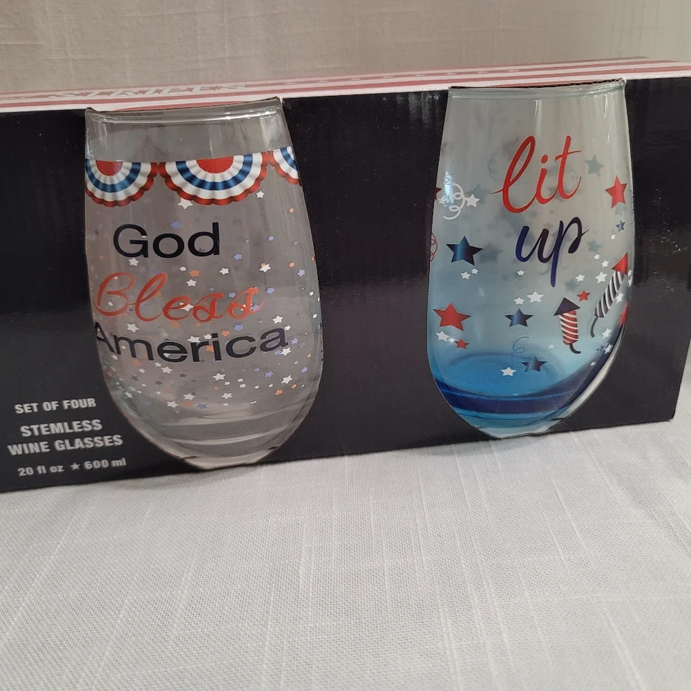 NEW IN PACKAGE Set of 4 USA Themed Stemless 20oz Wine Glasses - Picture 3 of 6